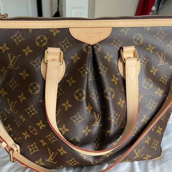 ❌❌SOLD❌❌Louis vuitton pallermo in brand new condition $2,000 comes with strap - Picture 1 of 14
